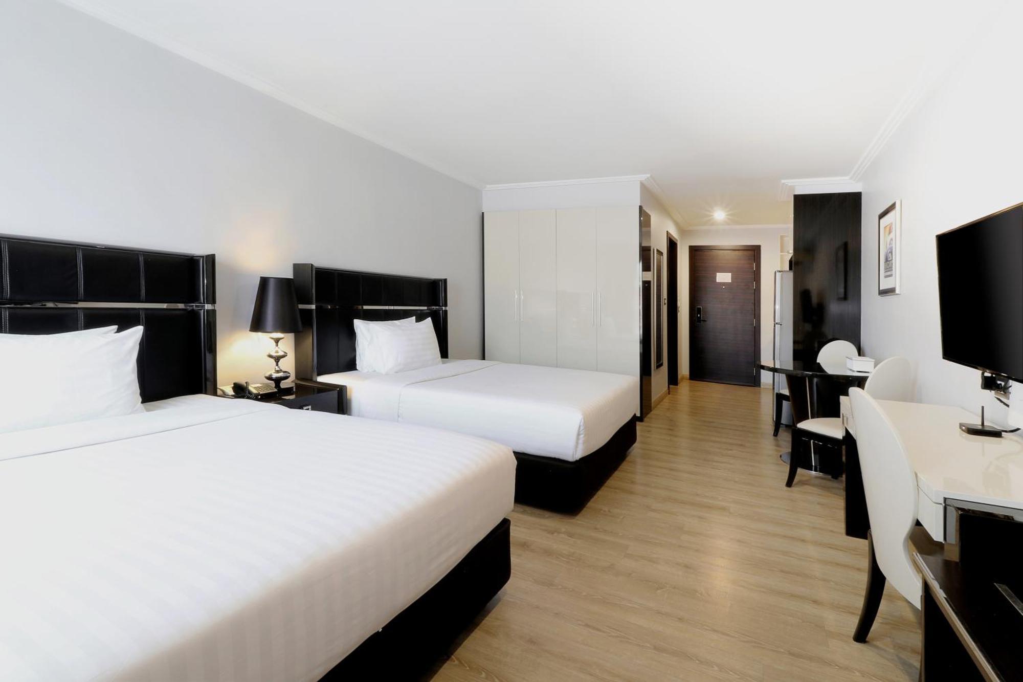 Sirin Exclusive Hotel And Residence Патая Екстериор снимка
